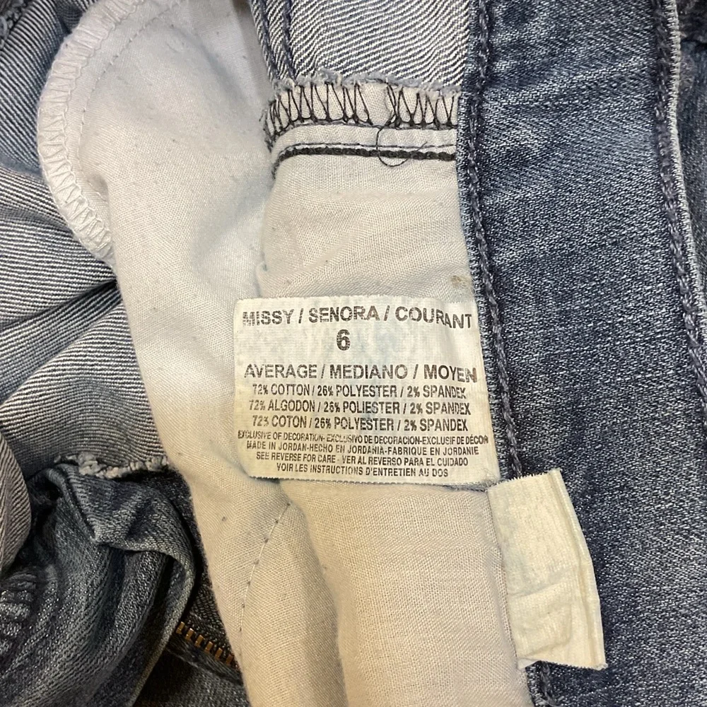 Gloria Vanderbilt Mid-Wash Amanda Classic Straight Leg Jeans Size 6 - Picture 9 of 13